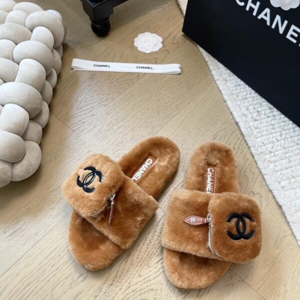 repliche,replica,perfette,siti di,affidabili,migliori siti,dove comprare,1:1,scarpe da ginnastica Pantofole in lana con fibbia dello zaino Chanel New (4VUYP)