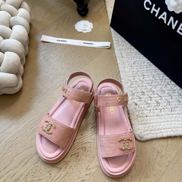 repliche,replica,perfette,siti di,affidabili,migliori siti,dove comprare,1:1,scarpe da ginnastica Chanel 25 nuovi sandali in velcro versione top (VNC2L)