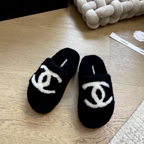 repliche,replica,perfette,siti di,affidabili,migliori siti,dove comprare,1:1,scarpe da ginnastica Chanel 25K autunno e inverno nuove pantofole in lana con suola spessa versione top (O6FIU)