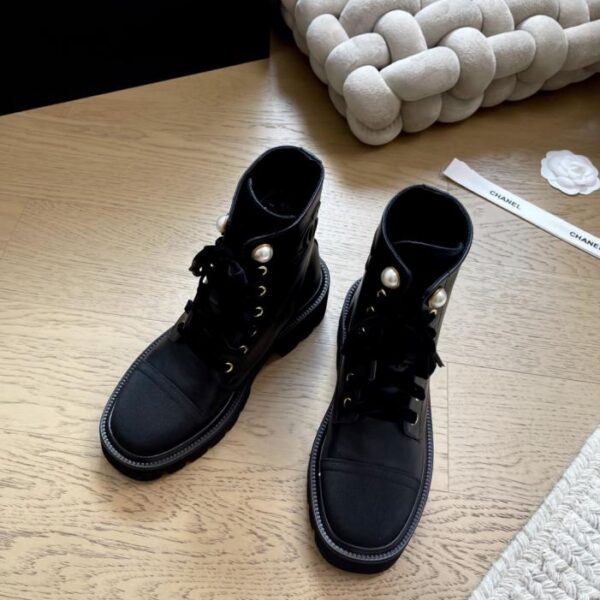 repliche,replica,perfette,siti di,affidabili,migliori siti,dove comprare,1:1,scarpe da ginnastica Chanel 25k nuovi stivaletti Martin versione top (AK49Y)