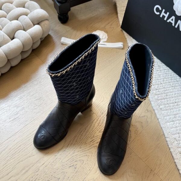 repliche,replica,perfette,siti di,affidabili,migliori siti,dove comprare,1:1,scarpe da ginnastica Chanel 25A nuova serie di stivali con tacco spesso e catena, versione top (U1UCF)