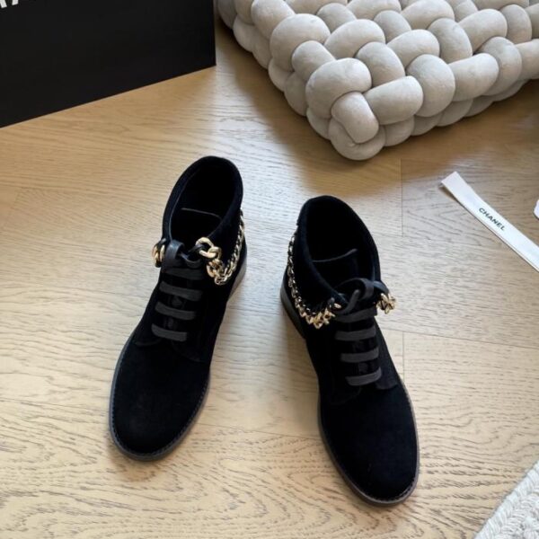 repliche,replica,perfette,siti di,affidabili,migliori siti,dove comprare,1:1,scarpe da ginnastica Chanel 25k autunno e inverno nuovi stivaletti in camoscio con catena versione top (YECKL)