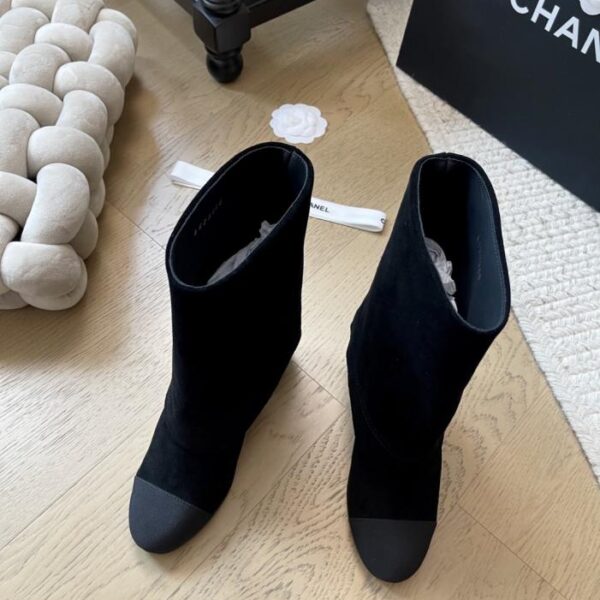 repliche,replica,perfette,siti di,affidabili,migliori siti,dove comprare,1:1,scarpe da ginnastica Chanel 25A nuova serie di stivaletti con catena versione top (4SUHL)
