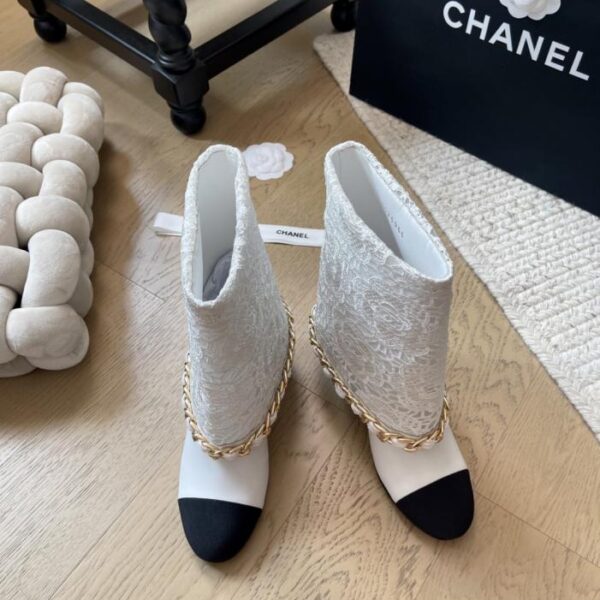 repliche,replica,perfette,siti di,affidabili,migliori siti,dove comprare,1:1,scarpe da ginnastica Chanel 25A Nuova serie di stivaletti con catena, versione top (JZQCB)