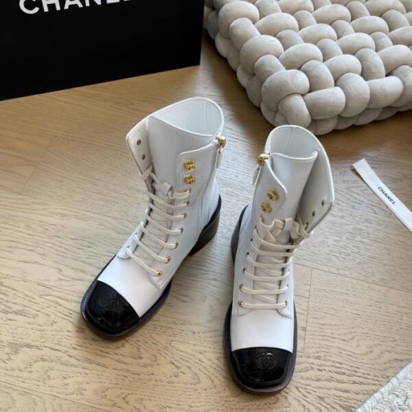 repliche,replica,perfette,siti di,affidabili,migliori siti,dove comprare,1:1,scarpe da ginnastica Chanel 25k autunno e inverno nuovi stivaletti Martin versione top (ZY8V9)