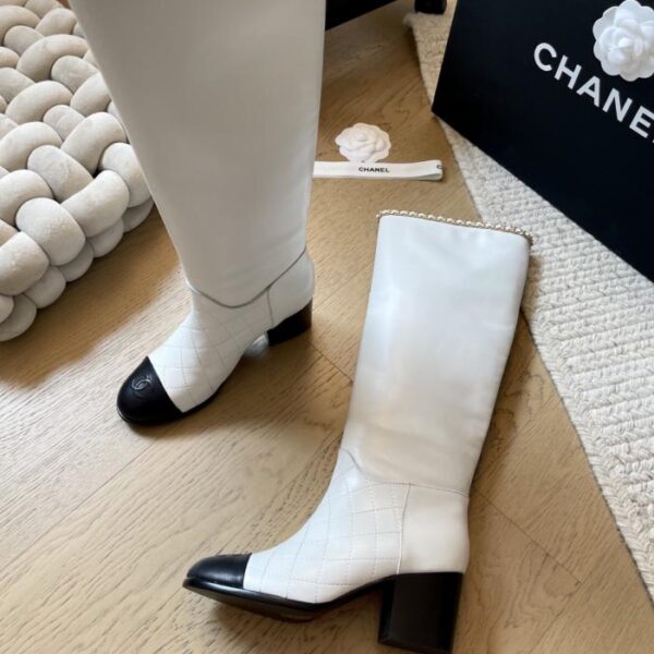 repliche,replica,perfette,siti di,affidabili,migliori siti,dove comprare,1:1,scarpe da ginnastica Chanel 25A nuova serie di stivali con tacco spesso e catena, versione top (63MTA)