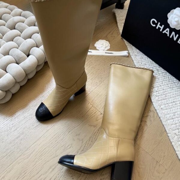 repliche,replica,perfette,siti di,affidabili,migliori siti,dove comprare,1:1,scarpe da ginnastica Chanel 25A nuova serie di stivali con tacco spesso e catena, versione top (N4BZL)