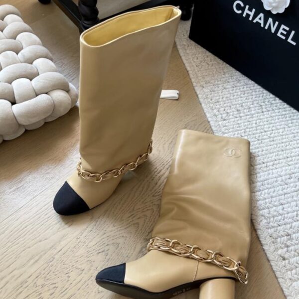 repliche,replica,perfette,siti di,affidabili,migliori siti,dove comprare,1:1,scarpe da ginnastica Chanel 25A nuova serie di stivali a catena versione top (TSUZ7)