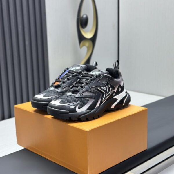 Scarpe da ginnastica Louis Vuitton RUNNER TATIC (LL91Y)