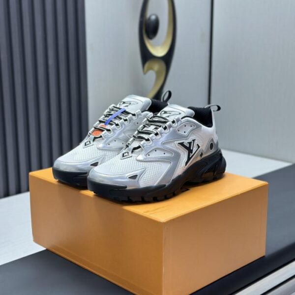Scarpe da ginnastica Louis Vuitton RUNNER TATIC (U7LNM)