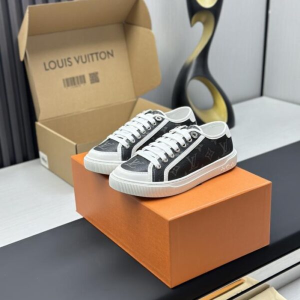 repliche,replica,perfette,siti di,affidabili,migliori siti,dove comprare,1:1,scarpe da ginnastica Versione top da coppia delle sneakers bianche LV Time Out series con motivo animalier e presbiopia, sneakers casual bianche (PGKLB)
