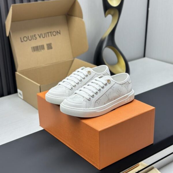 repliche,replica,perfette,siti di,affidabili,migliori siti,dove comprare,1:1,scarpe da ginnastica Versione top da coppia delle sneakers bianche LV Time Out, serie presbiopia, modello animalier, casual, bianche (V5LTO)