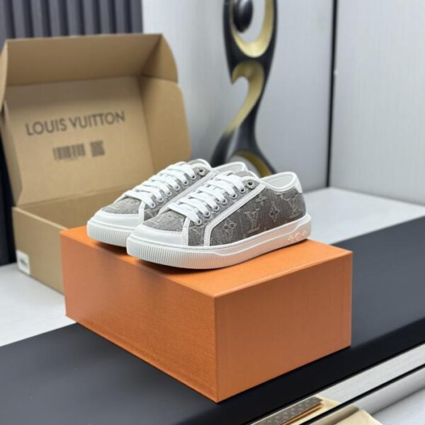 repliche,replica,perfette,siti di,affidabili,migliori siti,dove comprare,1:1,scarpe da ginnastica Versione top da coppia delle sneakers bianche LV Time Out series con motivo animalier e presbiopia, sneakers bianche casual (XHPKY)