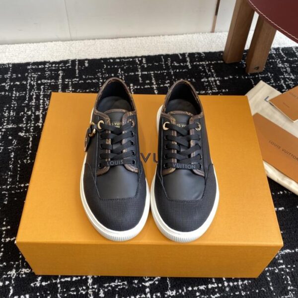 repliche,replica,perfette,siti di,affidabili,migliori siti,dove comprare,1:1,scarpe da ginnastica Louis Vuitton 25 nuove scarpe casual sportive Lagoon (UW3TS)