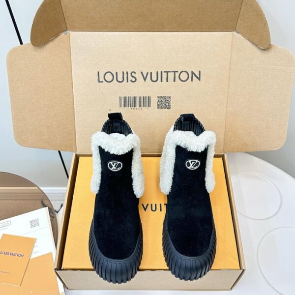 repliche,replica,perfette,siti di,affidabili,migliori siti,dove comprare,1:1,scarpe da ginnastica Stivaletti Chelsea in lana d’agnello di Louis Vuitton di alta qualità (confezione ufficiale). Nuovi stivali LV Ruby (AUV7U)
