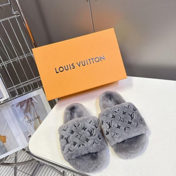 repliche,replica,perfette,siti di,affidabili,migliori siti,dove comprare,1:1,scarpe da ginnastica Le ultime pantofole di pelliccia di Louis Vuitton per l’autunno e l’inverno (234AM)