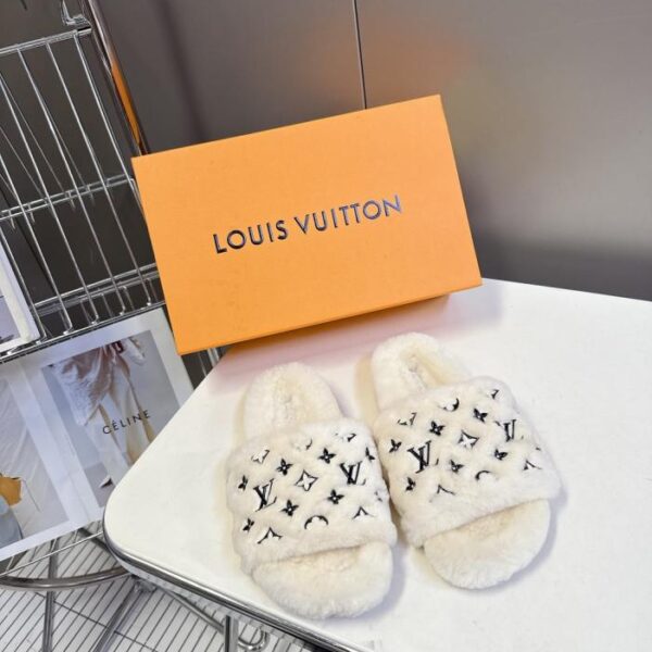 repliche,replica,perfette,siti di,affidabili,migliori siti,dove comprare,1:1,scarpe da ginnastica Le ultime pantofole di pelliccia autunnali e invernali di Louis Vuitton (PSZV2)