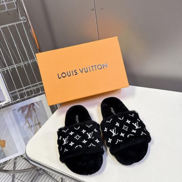 repliche,replica,perfette,siti di,affidabili,migliori siti,dove comprare,1:1,scarpe da ginnastica Le ultime pantofole di pelliccia autunnali e invernali di Louis Vuitton (S06SP)