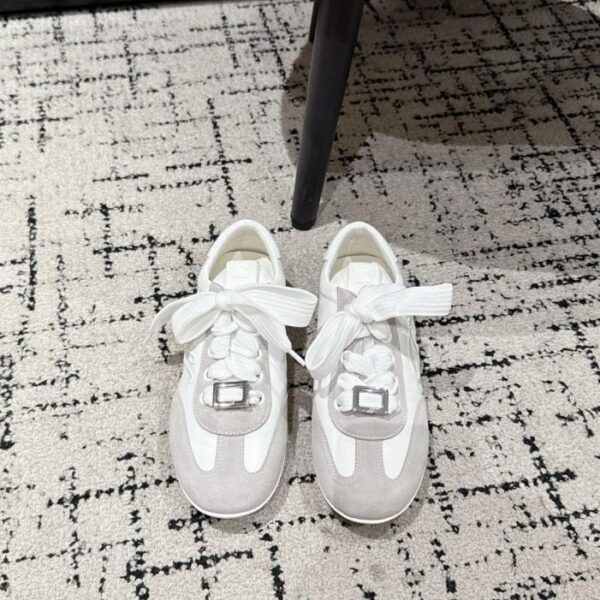 repliche,replica,perfette,siti di,affidabili,migliori siti,dove comprare,1:1,scarpe da ginnastica Il nuovo modello top di gamma Roger Vivie RV, la scarpa casual “Dexun” (SQL86)