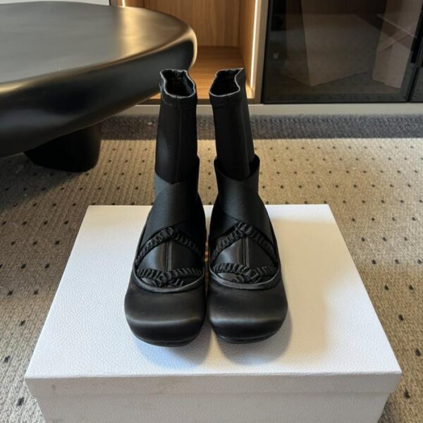 repliche,replica,perfette,siti di,affidabili,migliori siti,dove comprare,1:1,scarpe da ginnastica Dio New Ballerine (L626M)