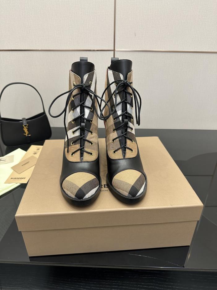 repliche,replica,perfette,siti di,affidabili,migliori siti,dove comprare,1:1,scarpe da ginnastica Stivali di alta moda Burberry (CAI2U) repliche,replica,perfette,siti di,affidabili,migliori siti,dove comprare,1:1,scarpe da ginnastica Stivali di alta moda Burberry (CAI2U)