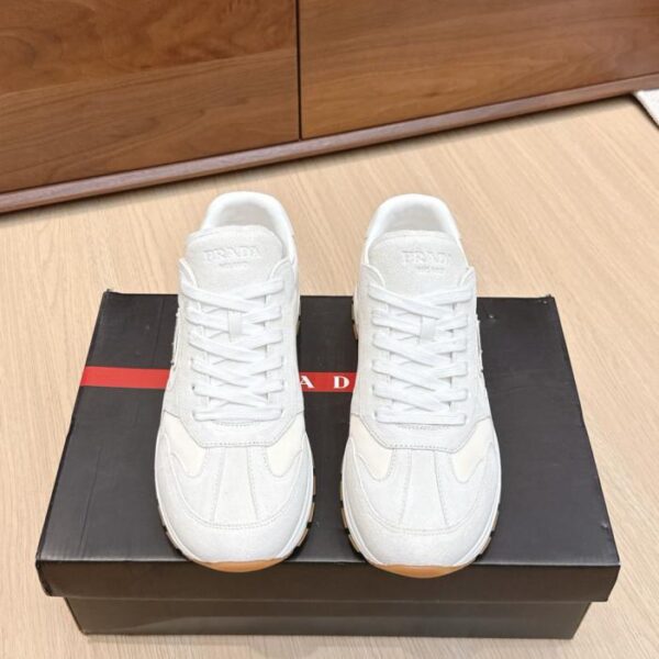 repliche,replica,perfette,siti di,affidabili,migliori siti,dove comprare,1:1,scarpe da ginnastica Sneakers casual da uomo Prada Re-Nylon con logo triangolare (UGDD4)
