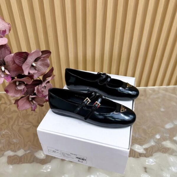 Nuove scarpe Prada Classic Triangle Logo Primavera/Estate (LXEOB)