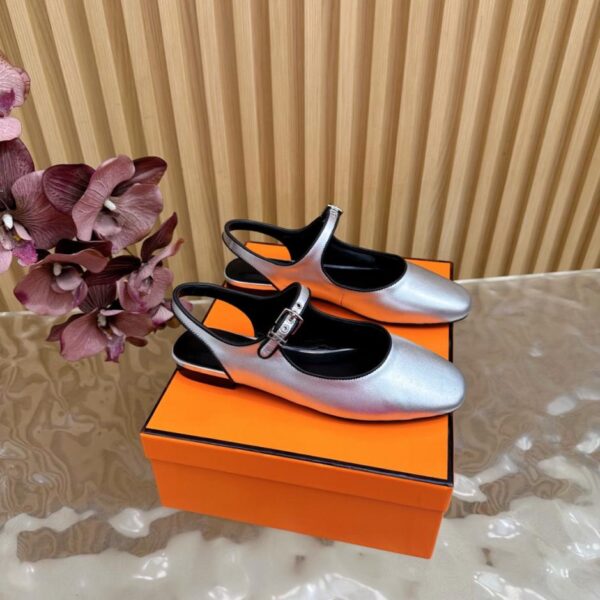 repliche,replica,perfette,siti di,affidabili,migliori siti,dove comprare,1:1,scarpe da ginnastica Sandali con tacco medio e fibbia Kelly Hermes di prima qualità, primavera ed estate (UMPGM)