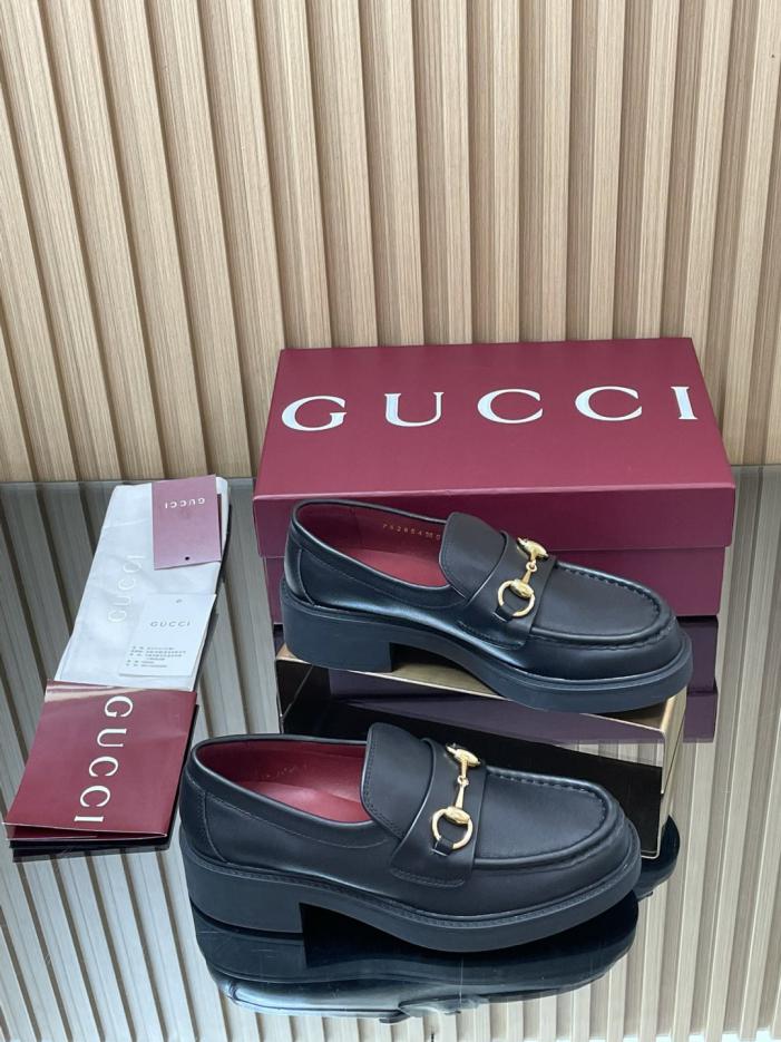 repliche,replica,perfette,siti di,affidabili,migliori siti,dove comprare,1:1,scarpe da ginnastica Gli ultimi mocassini autunnali e invernali di GUCCI con suola spessa e scanalata a forma di ape e fodera in ankora bordeaux (86V9M) repliche,replica,perfette,siti di,affidabili,migliori siti,dove comprare,1:1,scarpe da ginnastica Gli ultimi mocassini autunnali e invernali di GUCCI con suola spessa e scanalata a forma di ape e fodera in ankora bordeaux (86V9M)