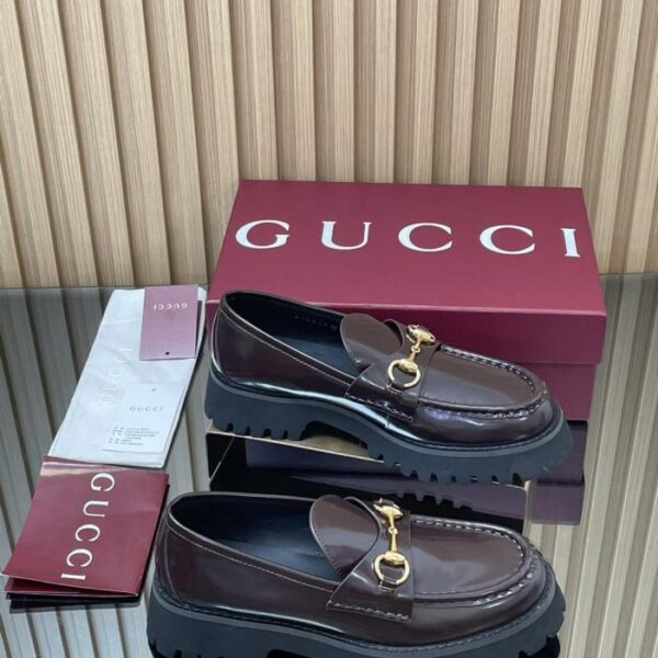 Gli ultimi mocassini GUCCI con suola spessa e morsetto in argento palladio autunno e inverno (X4W49)