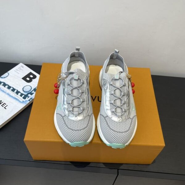 repliche,replica,perfette,siti di,affidabili,migliori siti,dove comprare,1:1,scarpe da ginnastica LV Louis Vuitton Nuove scarpe da ginnastica e calzini (71DX7)