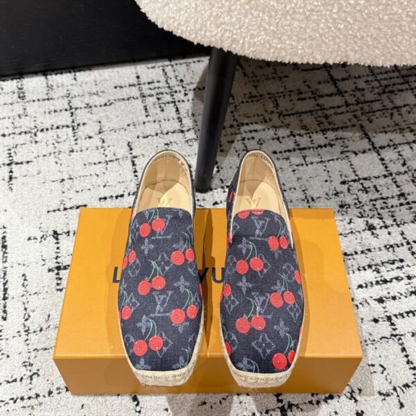 repliche,replica,perfette,siti di,affidabili,migliori siti,dove comprare,1:1,scarpe da ginnastica Le nuove scarpe a secchiello ricamate in paglia di Louis Vuitton (DFB)