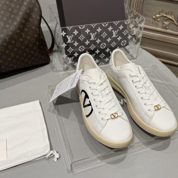repliche,replica,perfette,siti di,affidabili,migliori siti,dove comprare,1:1,scarpe da ginnastica Scarpe bianche Valentino di prima qualità (JPAIL)