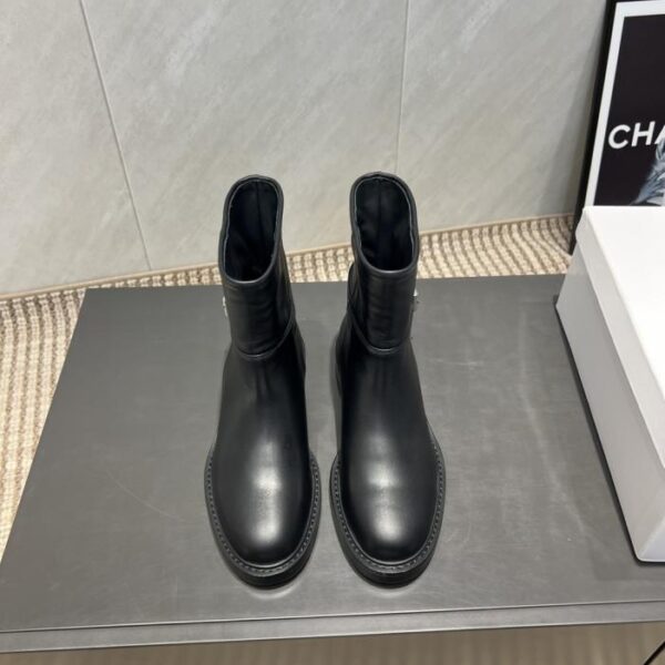 repliche,replica,perfette,siti di,affidabili,migliori siti,dove comprare,1:1,scarpe da ginnastica Versione top GIVENCHY, stivaletti alla caviglia con punta tonda e suola spessa, nuovi per l’inizio dell’autunno (L1XFW)