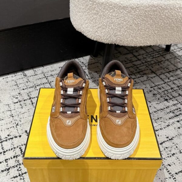 repliche,replica,perfette,siti di,affidabili,migliori siti,dove comprare,1:1,scarpe da ginnastica Sneakers sportive basse con punta tonda, plateau e mesh FF in pelle di vitello della serie Force di FENDI, le ultime di zecca (PD8OB)