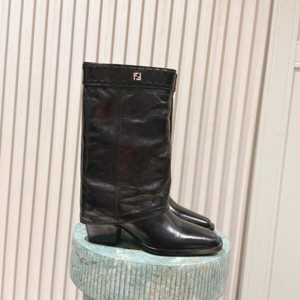 repliche,replica,perfette,siti di,affidabili,migliori siti,dove comprare,1:1,scarpe da ginnastica Stivali classici autunnali e invernali FENDI (VPLQJ)
