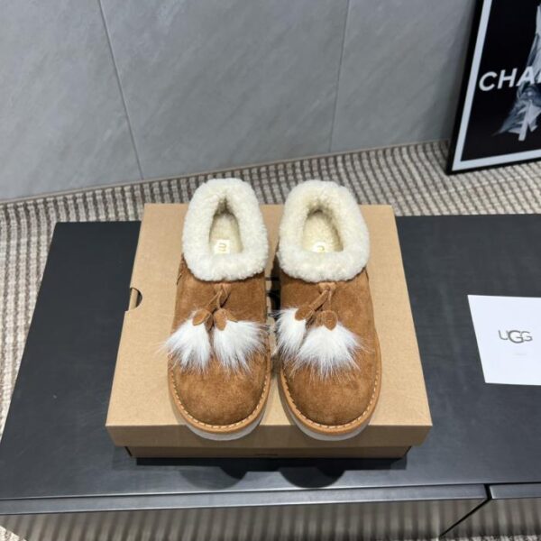 repliche,replica,perfette,siti di,affidabili,migliori siti,dove comprare,1:1,scarpe da ginnastica Versione top degli stivali da neve con punta tonda e nappe MIUMIU per l’inizio dell’autunno (LH4MW)