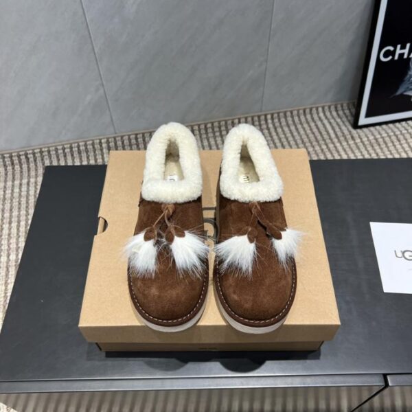 repliche,replica,perfette,siti di,affidabili,migliori siti,dove comprare,1:1,scarpe da ginnastica Versione top degli stivali da neve con punta tonda e nappe MIUMIU per l’inizio dell’autunno (MIEJ3)