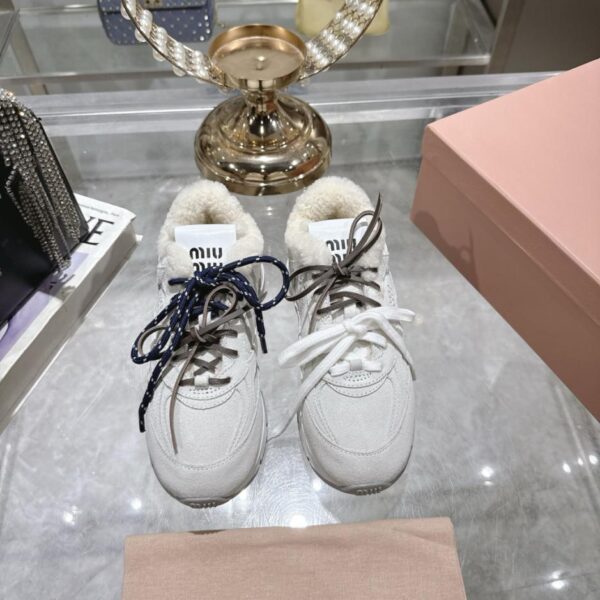 repliche,replica,perfette,siti di,affidabili,migliori siti,dove comprare,1:1,scarpe da ginnastica Versione top delle nuove scarpe da ginnastica Forrest Gander retrò invecchiate della passerella MIUMIU con suola spessa e sneakers casual (VRIBP)