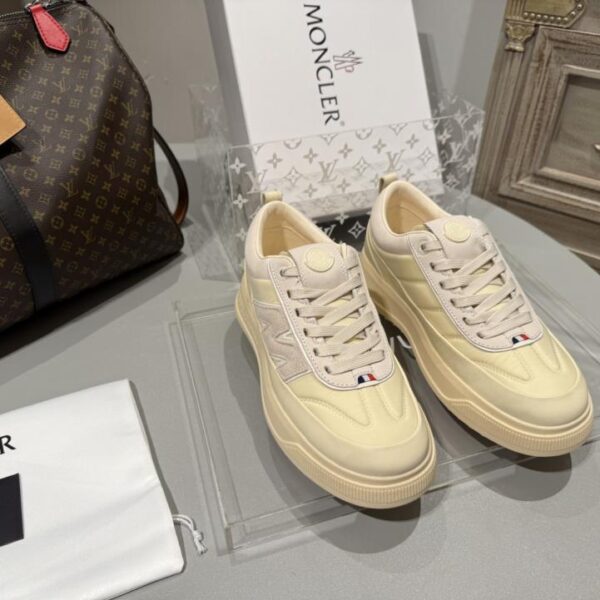 repliche,replica,perfette,siti di,affidabili,migliori siti,dove comprare,1:1,scarpe da ginnastica Le nuove sneakers della serie ALTIVE di Moncler (H1FXA)
