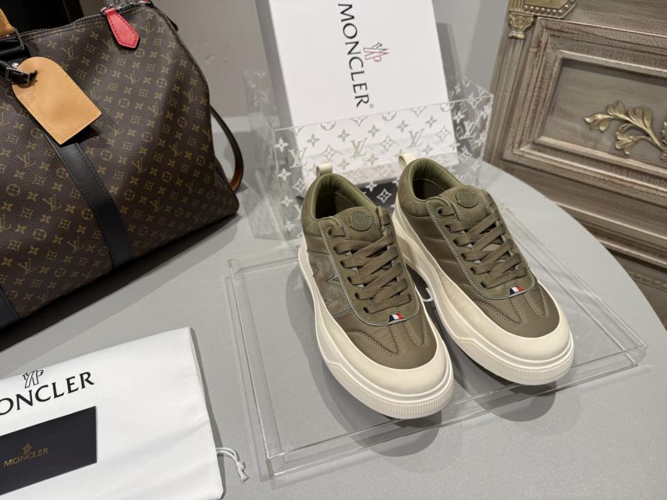 repliche,replica,perfette,siti di,affidabili,migliori siti,dove comprare,1:1,scarpe da ginnastica Le nuove sneakers della serie ALTIVE di Moncler (YYWF9)