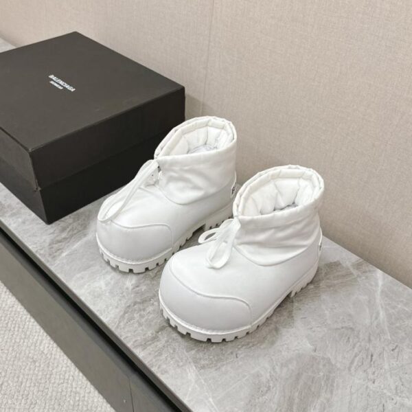 repliche,replica,perfette,siti di,affidabili,migliori siti,dove comprare,1:1,scarpe da ginnastica BALENCIAGA ski series abbigliamento da sci, ultimi due scarponi da neve Alaska (AK8OT)