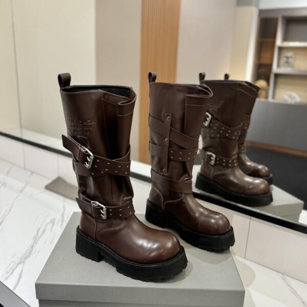 Stivali alti con fibbia e punta tonda in pelle di vitello Balenciaga (CE3KC)