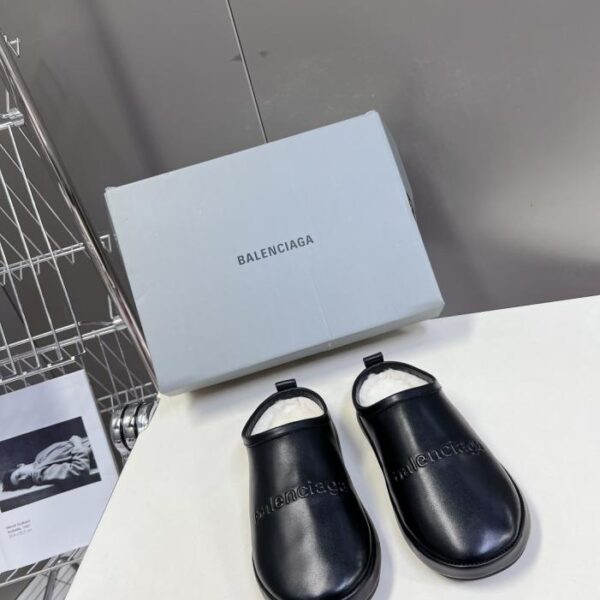 repliche,replica,perfette,siti di,affidabili,migliori siti,dove comprare,1:1,scarpe da ginnastica Nuove pantofole in cotone e lana BALENCIAGA, versione top (O6JM4)
