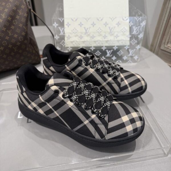 repliche,replica,perfette,siti di,affidabili,migliori siti,dove comprare,1:1,scarpe da ginnastica Scarpe casual in tessuto a quadri Burberry Old Flower (45,46 su misura) (7UDXR)