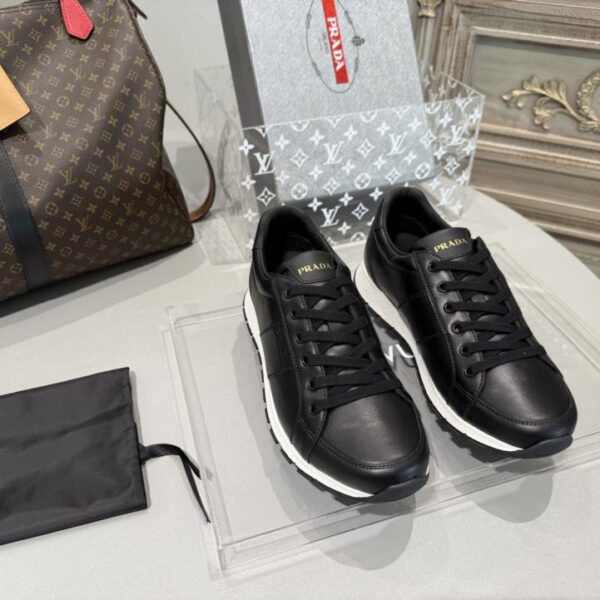 Scarpe casual con lacci PRADA (WYEMG)