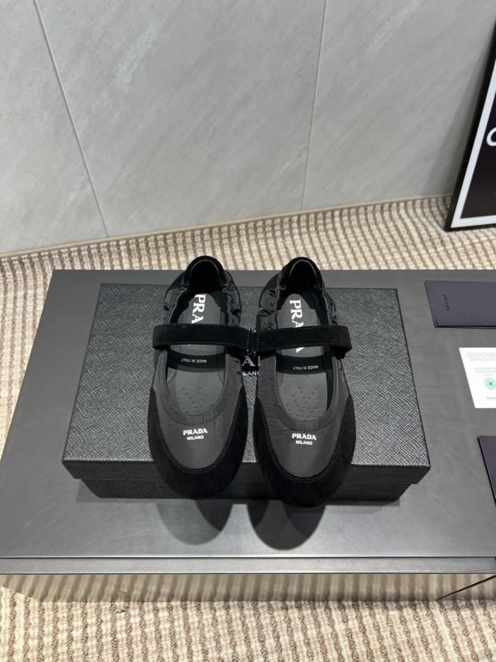 repliche,replica,perfette,siti di,affidabili,migliori siti,dove comprare,1:1,scarpe da ginnastica Versione top delle ultime scarpe singole Prada autunno inverno con punta tonda e mocassini piatti (MQP44) repliche,replica,perfette,siti di,affidabili,migliori siti,dove comprare,1:1,scarpe da ginnastica Versione top delle ultime scarpe singole Prada autunno inverno con punta tonda e mocassini piatti (MQP44)