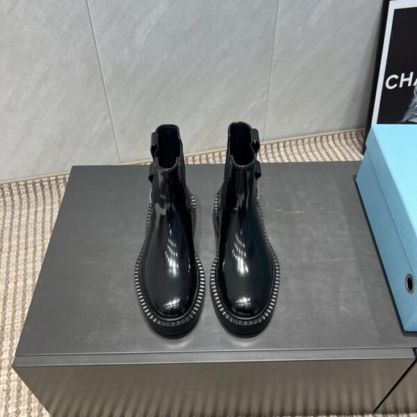 repliche,replica,perfette,siti di,affidabili,migliori siti,dove comprare,1:1,scarpe da ginnastica Versione top PRADA, stivaletti alla caviglia elasticizzati con punta tonda, nuovi per l’inizio dell’autunno (R4MI6)