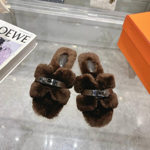 repliche,replica,perfette,siti di,affidabili,migliori siti,dove comprare,1:1,scarpe da ginnastica Acquisto di pantofole Hermes New Uncle Fur di nuovo colore (JVHV0)