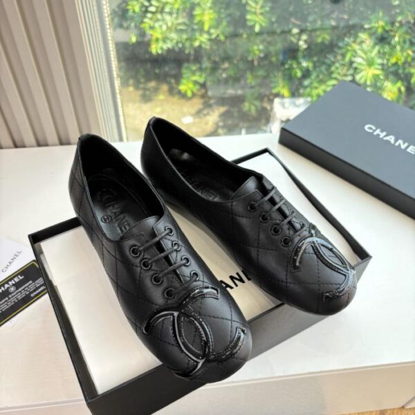 repliche,replica,perfette,siti di,affidabili,migliori siti,dove comprare,1:1,scarpe da ginnastica G988 CHANEL Classic Double C Ballerine di seconda mano Scarpe piccole in pelle (6F56T)